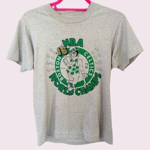 Vintage Boston celtics graphic tee